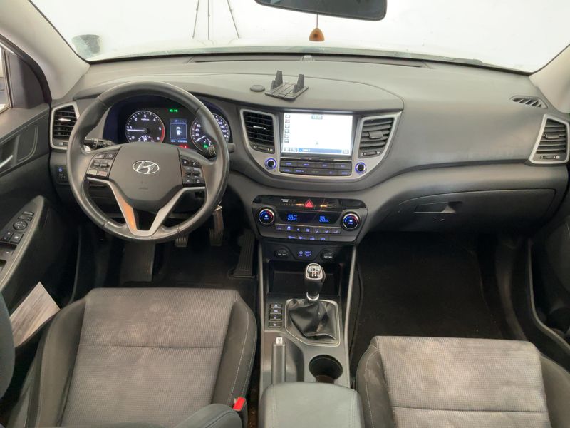 Hyundai Tucson 1.7 CRDi Link BlueDrive 2WD 2018 – снимка 17