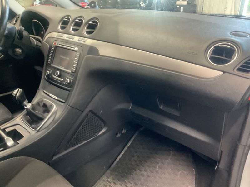 Ford Galaxy 1.6 EcoBoost Business Edition 2014 – снимка 29