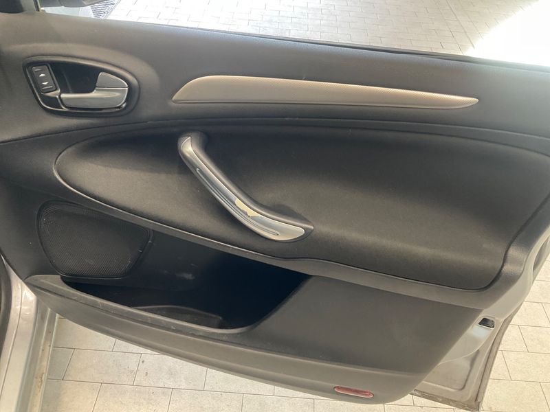 Ford Galaxy 1.6 EcoBoost Business Edition 2014 – снимка 31