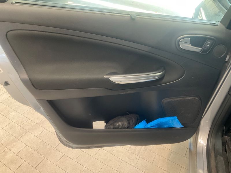 Ford Galaxy 1.6 EcoBoost Business Edition 2014 – снимка 25