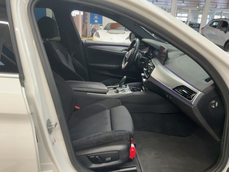 BMW 5er 520d M Sport 2019 – снимка 16