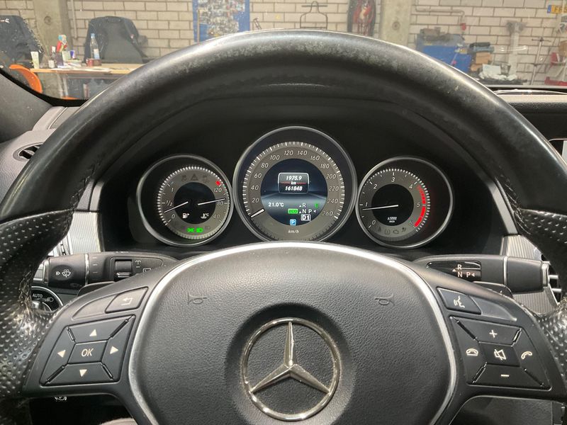 Mercedes-Benz E-Klasse E 200 CDI T BlueTEC Avantgarde 2014 – снимка 18