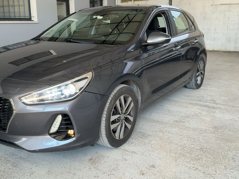 Hyundai i30 1.4 TGDI Business 2017 – снимка 2