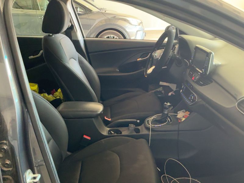 Hyundai i30 1.4 TGDI Business 2017 – снимка 16