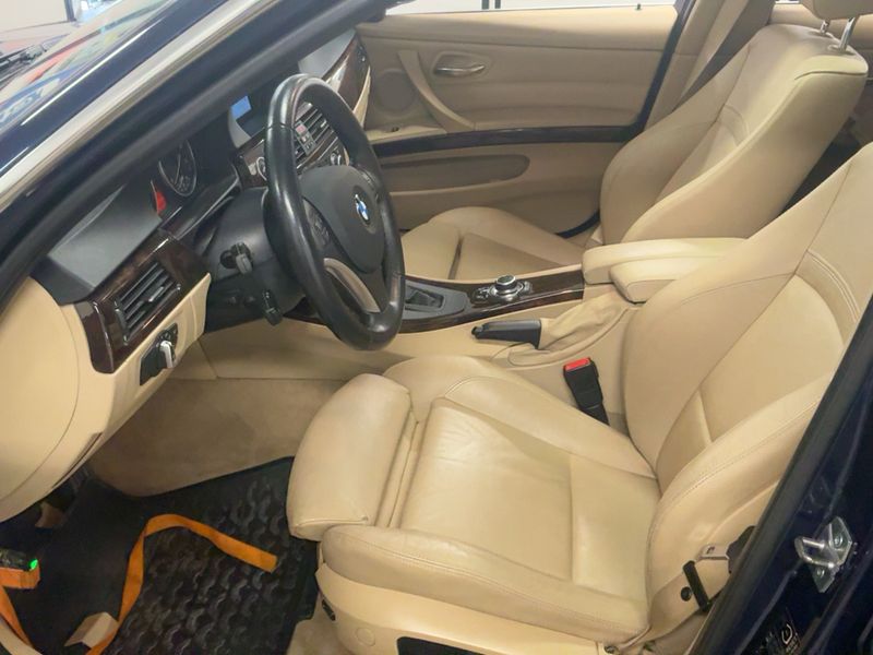 BMW 3er 330i xDrive 2010 – снимка 17