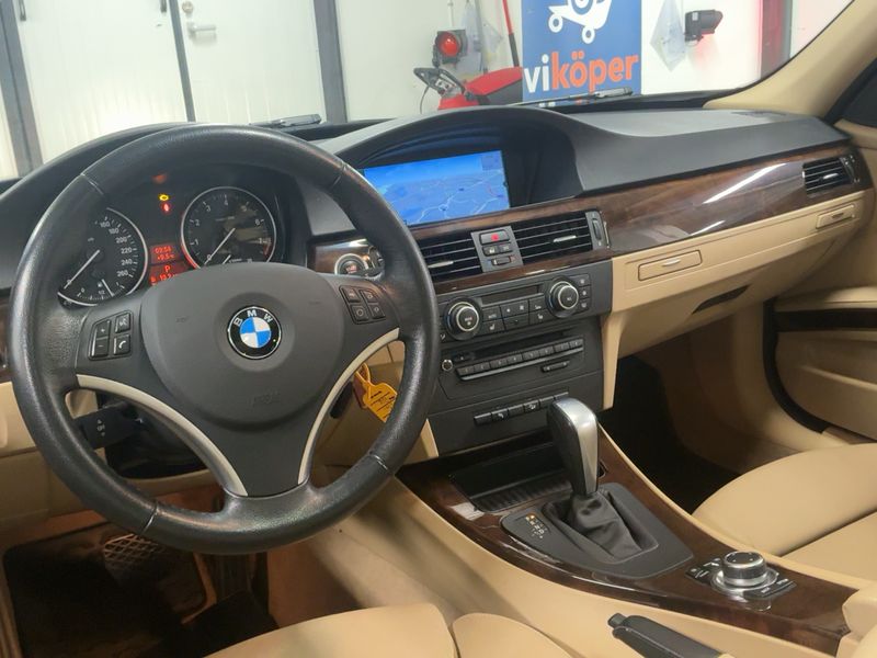 BMW 3er 330i xDrive 2010 – снимка 18