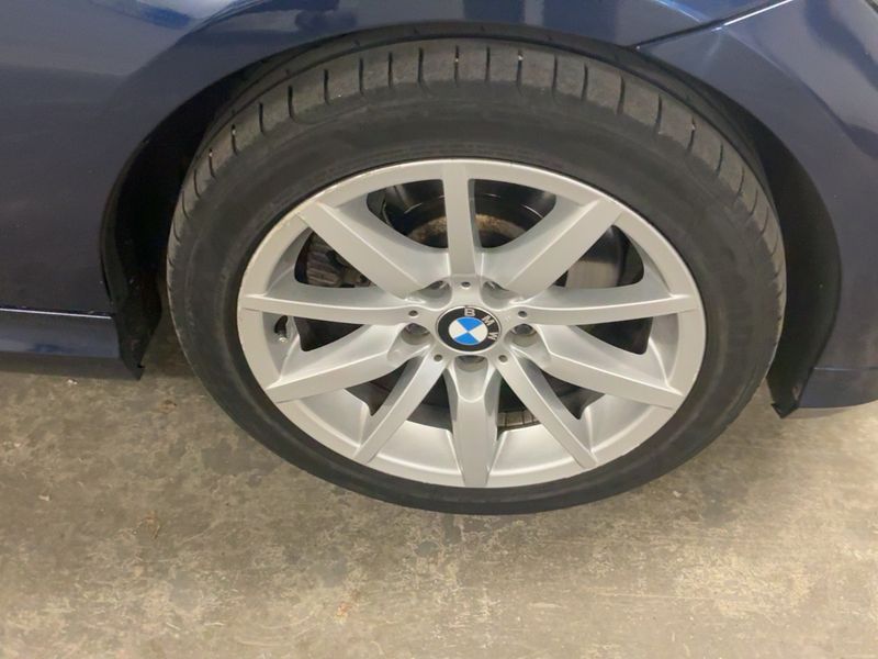 BMW 3er 330i xDrive 2010 – снимка 11