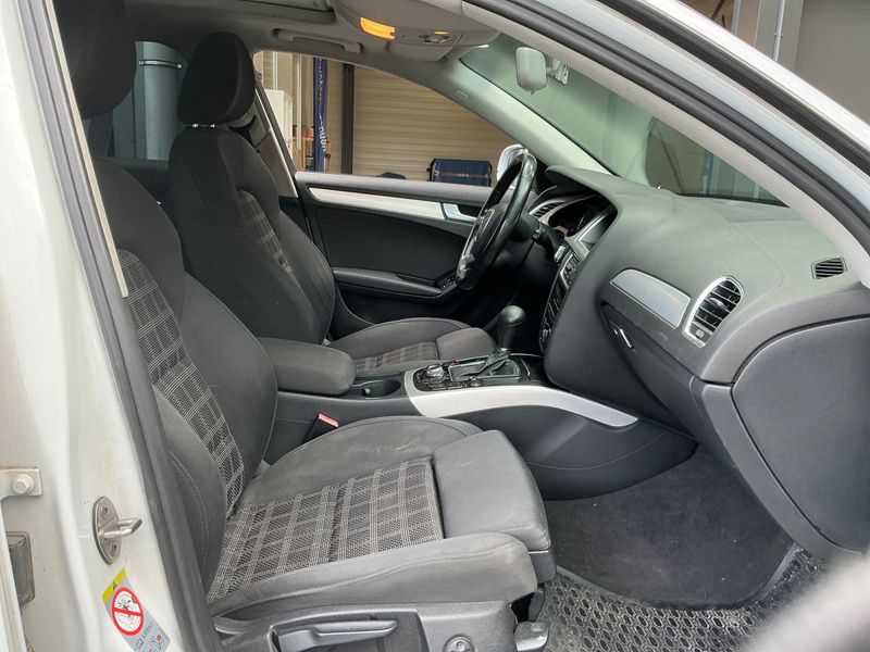 Audi A4 2.0 TDI Attraction 2011 – снимка 3