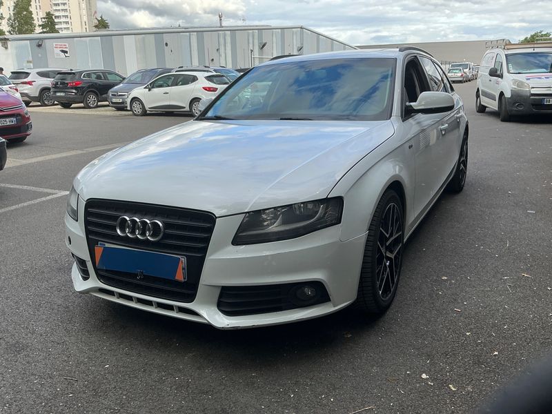 Audi A4 2.0 TDI Attraction 2011 – снимка 1