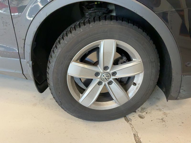 Volkswagen Tiguan 1.4 TSI Comfortline 4Motion BlueMotion Tech 2018 – снимка 11