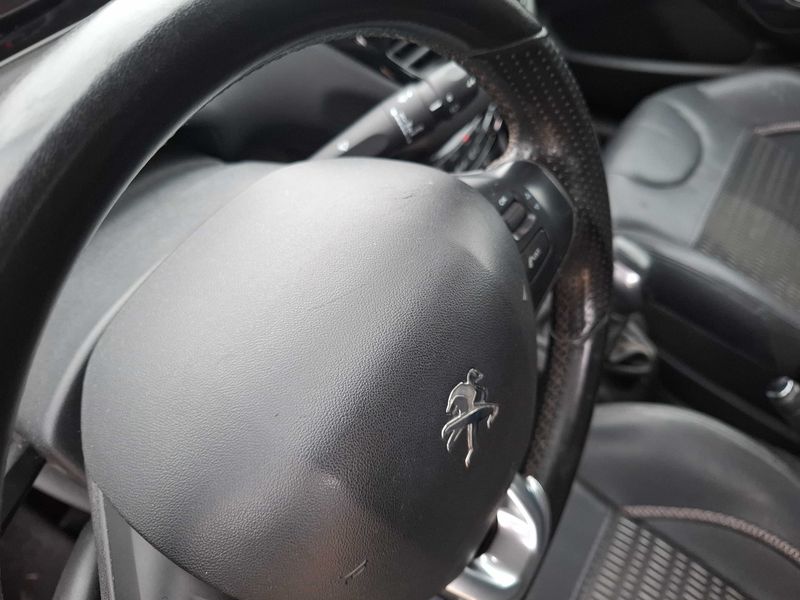 Peugeot 208 1.2 VTi Allure 2013 – снимка 63