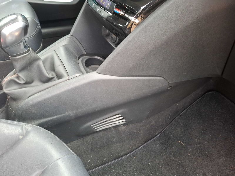 Peugeot 208 1.2 VTi Allure 2013 – снимка 47