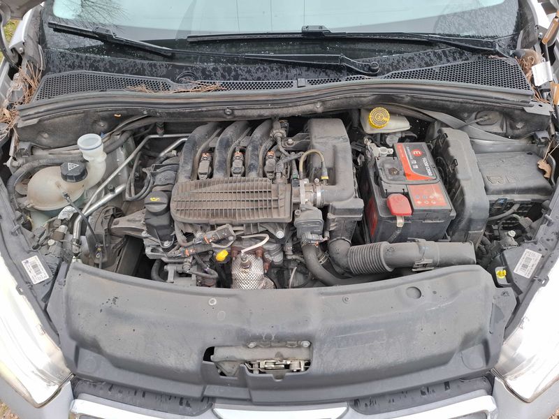 Peugeot 208 1.2 VTi Allure 2013 – снимка 8