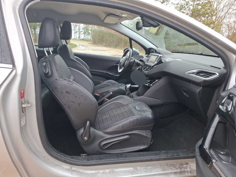 Peugeot 208 1.2 VTi Allure 2013 – снимка 10