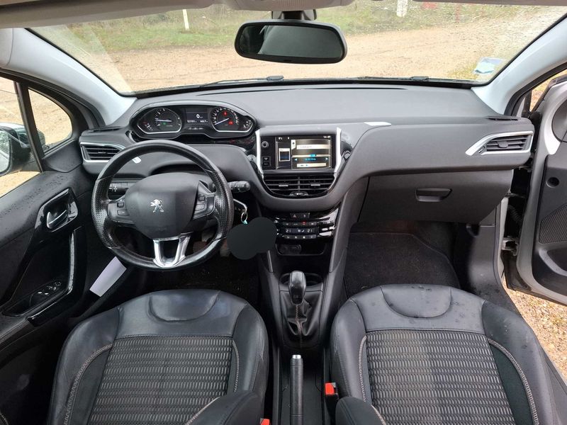 Peugeot 208 1.2 VTi Allure 2013 – снимка 11