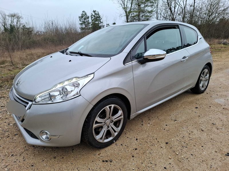Peugeot 208 1.2 VTi Allure 2013 – снимка 2