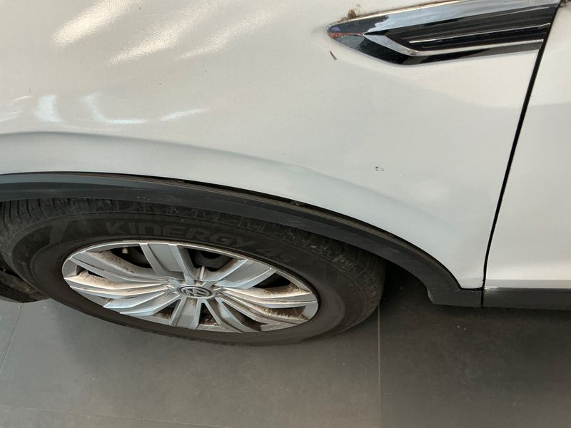 Volkswagen Tiguan 1.6 TDI Urban BlueMotion Tech 2018 – снимка 44