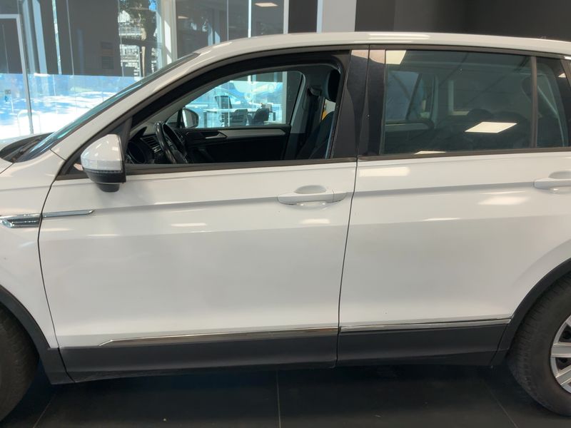 Volkswagen Tiguan 1.6 TDI Urban BlueMotion Tech 2018 – снимка 4
