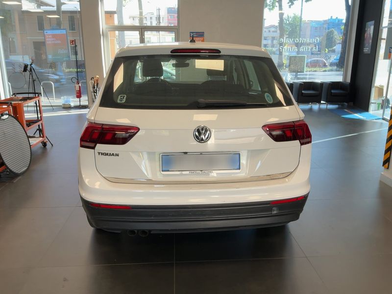 Volkswagen Tiguan 1.6 TDI Urban BlueMotion Tech 2018 – снимка 7
