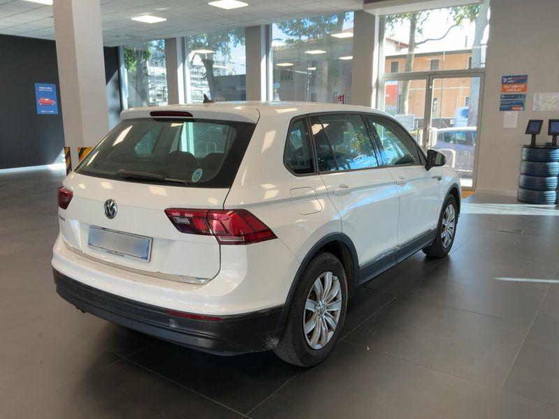 Volkswagen Tiguan 1.6 TDI Urban BlueMotion Tech 2018 – снимка 8