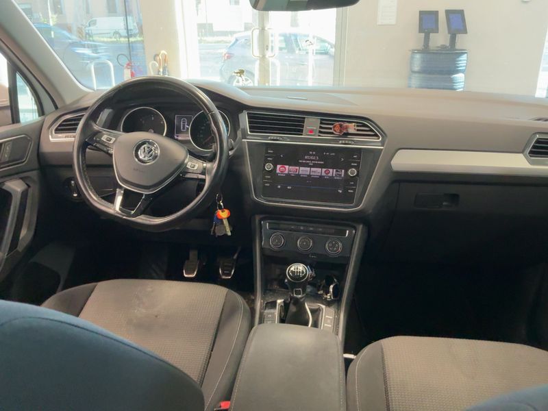 Volkswagen Tiguan 1.6 TDI Urban BlueMotion Tech 2018 – снимка 17