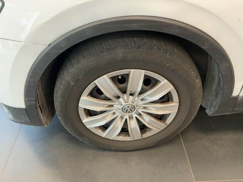 Volkswagen Tiguan 1.6 TDI Urban BlueMotion Tech 2018 – снимка 3