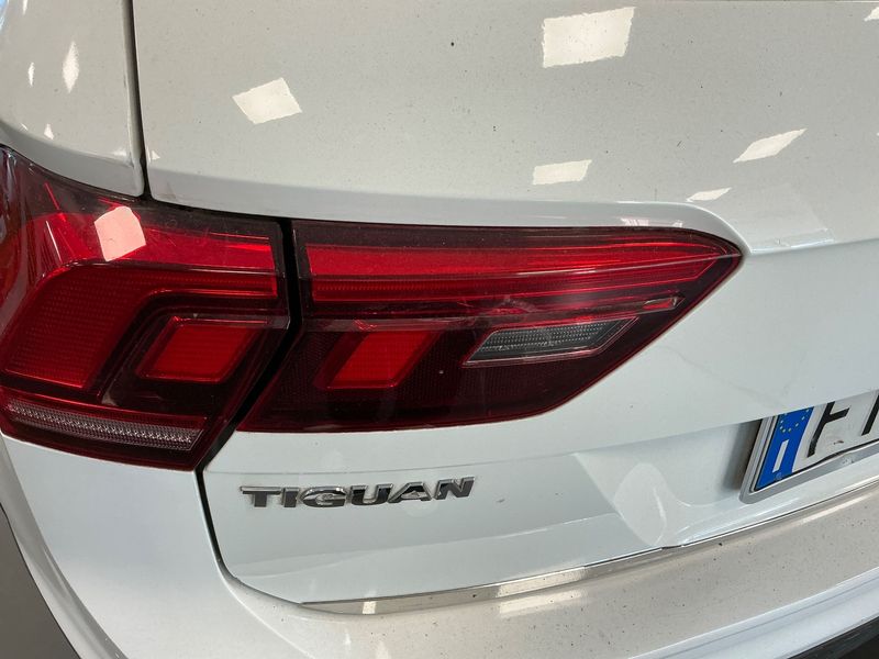 Volkswagen Tiguan 1.6 TDI Urban BlueMotion Tech 2018 – снимка 49