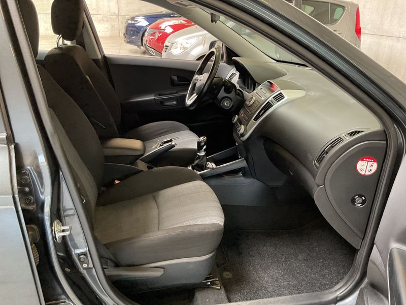 Kia cee'd 1.6 CRDi Business Line 2012 – снимка 3