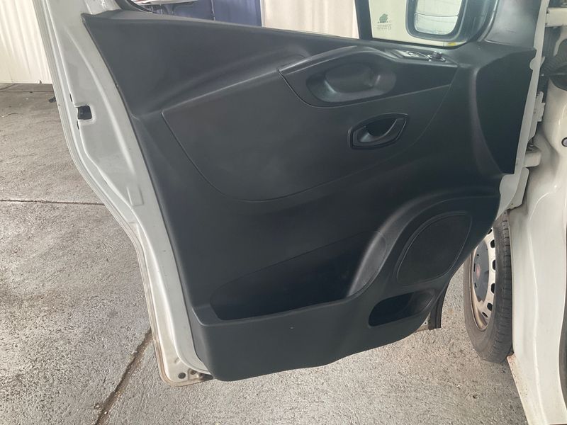Fiat Talento 1.6 TwinTurbo Diesel Ecojet L2H1 1,2t Basis 2017 – снимка 32