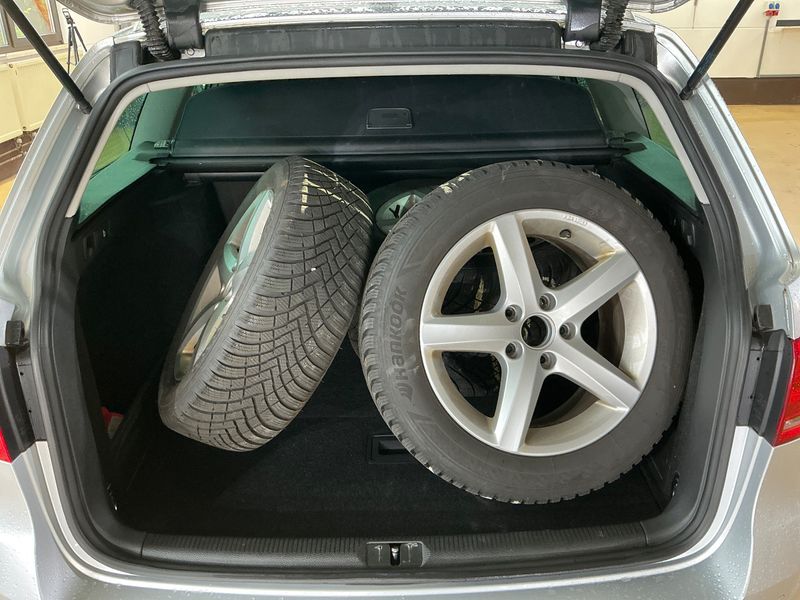 Volkswagen Passat 2.0 TDI Highline BlueTDI 2012 – снимка 15