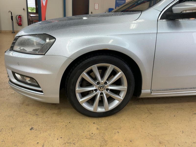 Volkswagen Passat 2.0 TDI Highline BlueTDI 2012 – снимка 3