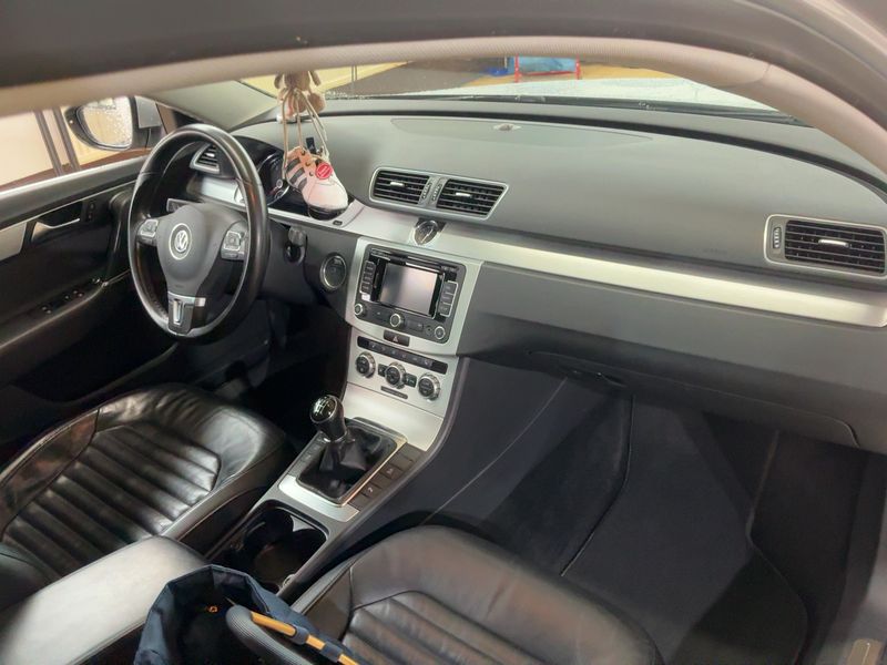 Volkswagen Passat 2.0 TDI Highline BlueTDI 2012 – снимка 18