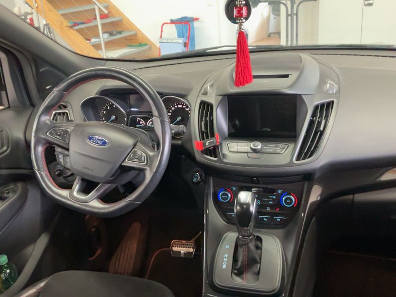 Ford Kuga 1.5 EcoBoost ST-Line 2019 – снимка 18