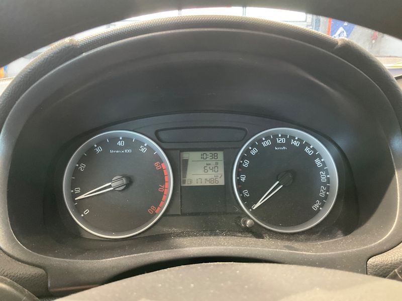 Skoda Fabia 1.6 Ambiente 2008 – снимка 4