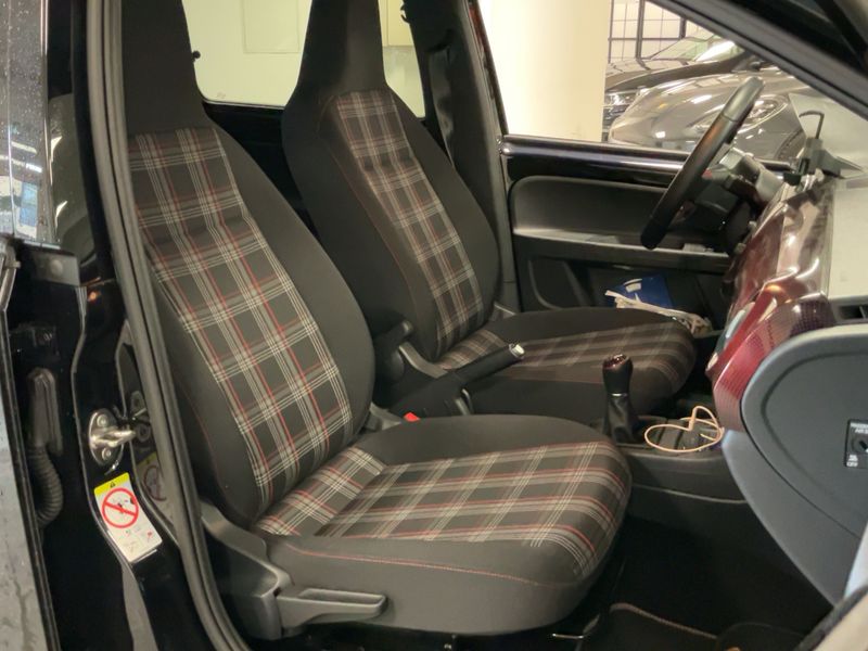 Volkswagen up! 1.0 TSI GTI 2022 – снимка 16