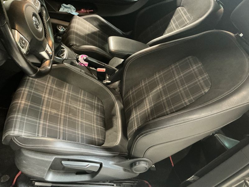 Volkswagen Scirocco 2.0 TDI Carat 2011 – снимка 23