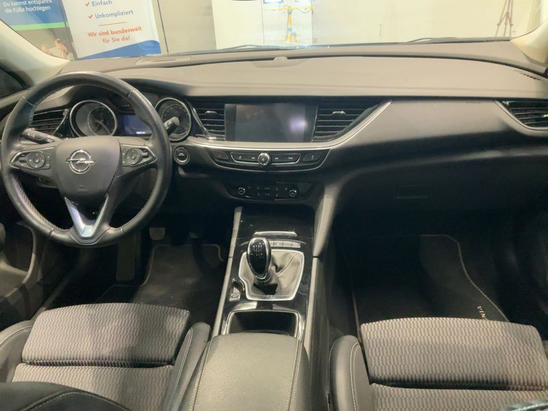 Opel Insignia Sports Tourer 1.5 SIDI Turbo Business Edition 2018 – снимка 18