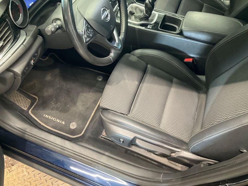Opel Insignia Sports Tourer 1.5 SIDI Turbo Business Edition 2018 – снимка 32