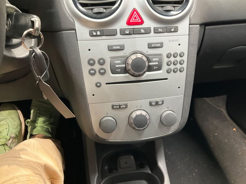 Opel Corsa 1.2 Active 2013 – снимка 6