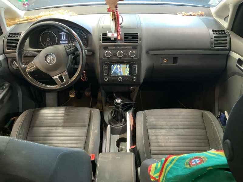 Volkswagen Touran 1.6 TDI Cup 2014 – снимка 17