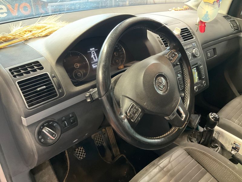 Volkswagen Touran 1.6 TDI Cup 2014 – снимка 25
