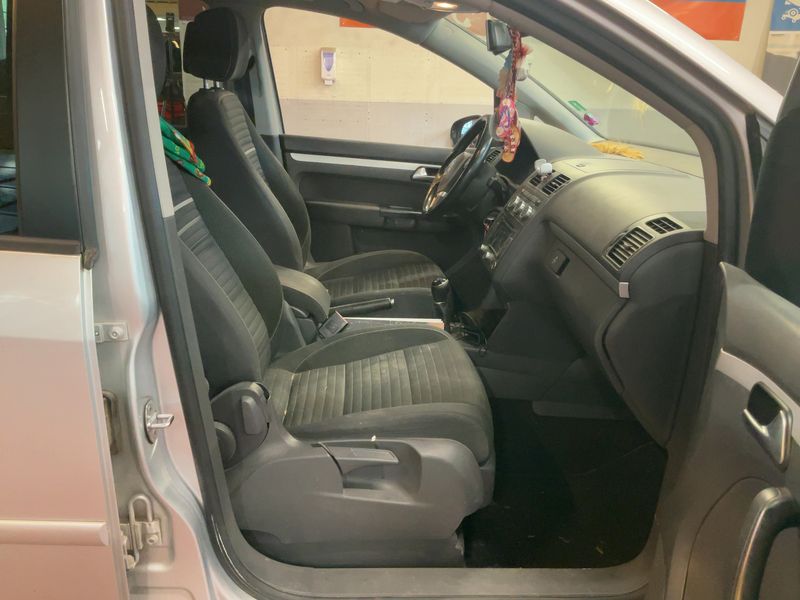 Volkswagen Touran 1.6 TDI Cup 2014 – снимка 16