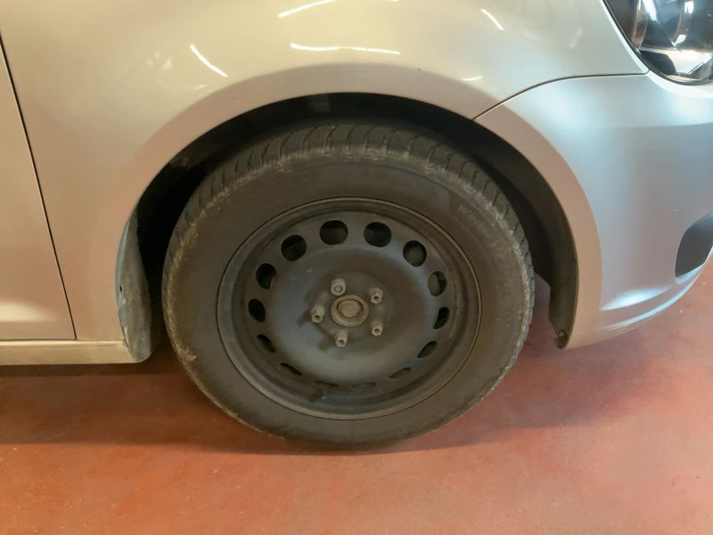 Volkswagen Touran 1.6 TDI Cup 2014 – снимка 11