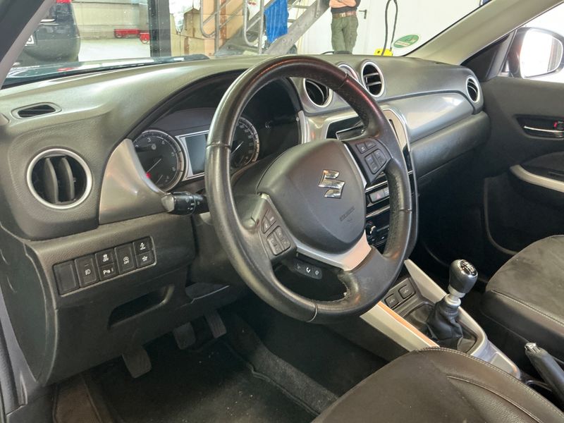 Suzuki Vitara 1.6 DDiS Comfort+ 4x2 2017 – снимка 30