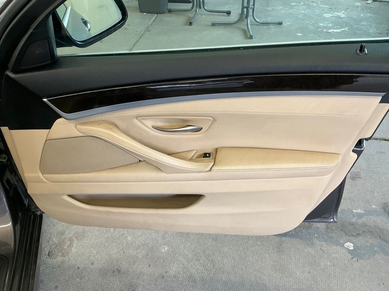 BMW 5er 528i 2011 – снимка 37