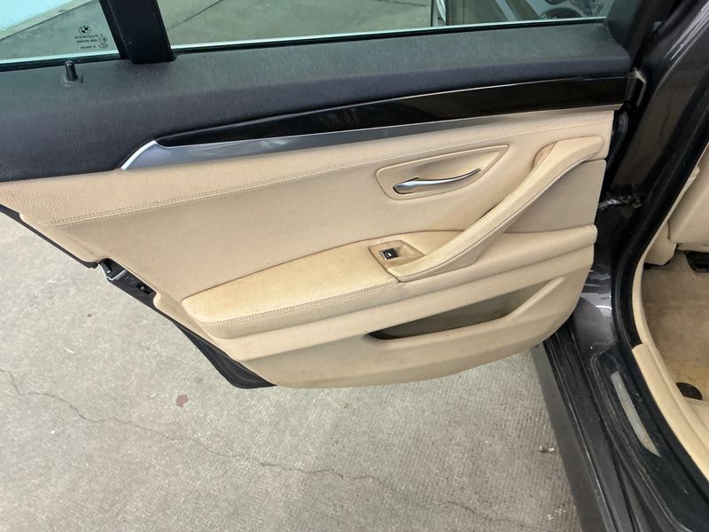 BMW 5er 528i 2011 – снимка 36
