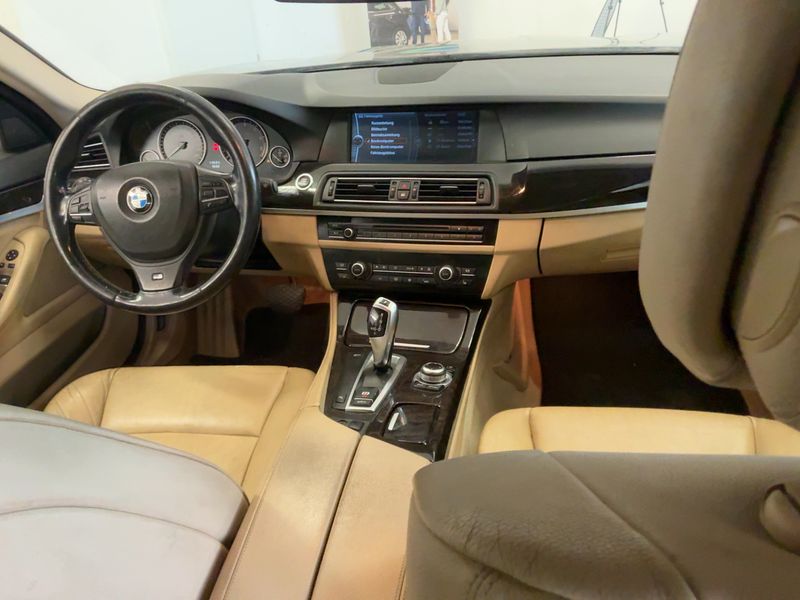 BMW 5er 528i 2011 – снимка 17