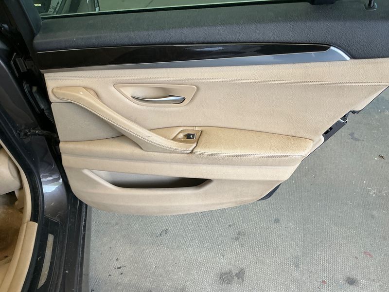 BMW 5er 528i 2011 – снимка 47