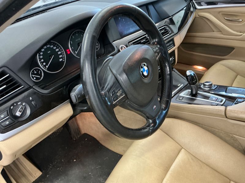 BMW 5er 528i 2011 – снимка 35