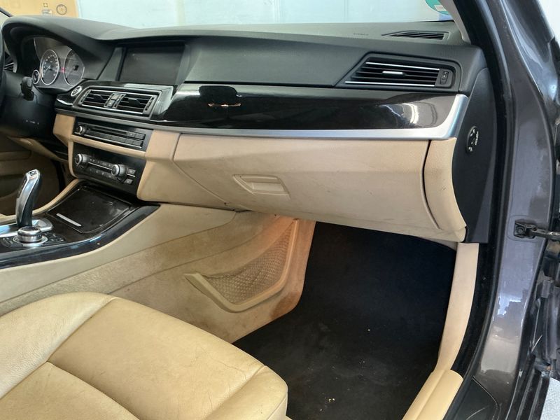 BMW 5er 528i 2011 – снимка 50